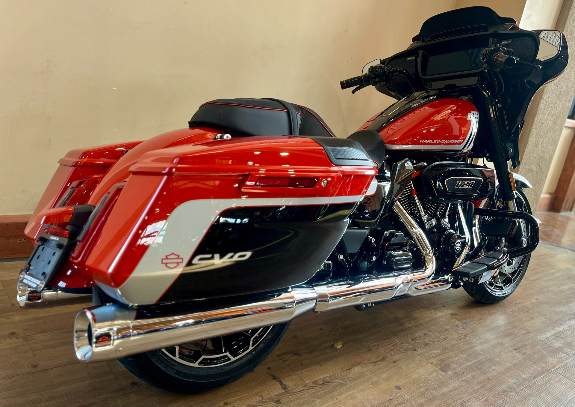 2024 Harley-Davidson CVO™ Street Glide® in Loveland, Colorado - Photo 3