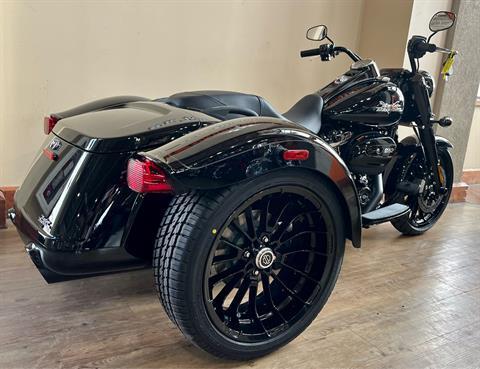 2024 Harley-Davidson Freewheeler® in Loveland, Colorado - Photo 3