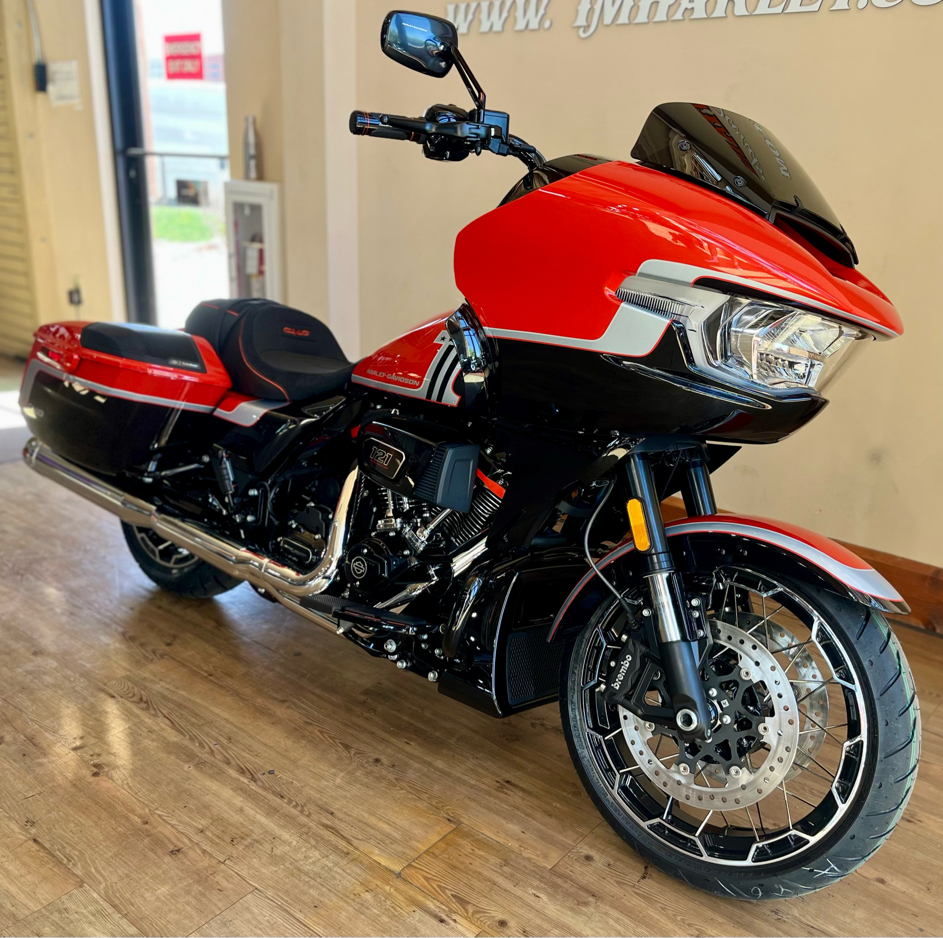 2024 Harley-Davidson CVO™ Road Glide® in Loveland, Colorado - Photo 2