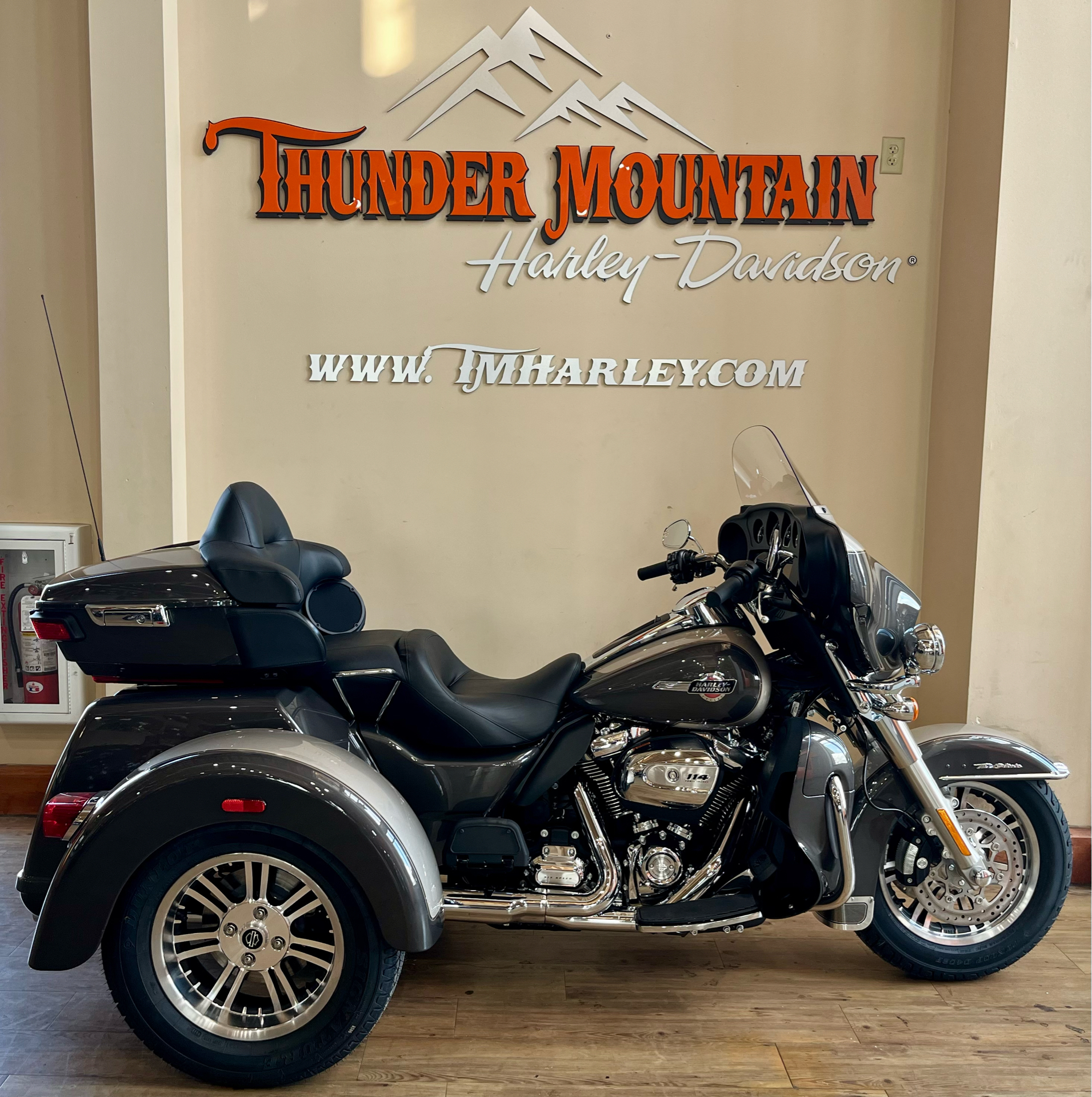 2023 Harley-Davidson Tri Glide® Ultra in Loveland, Colorado - Photo 1