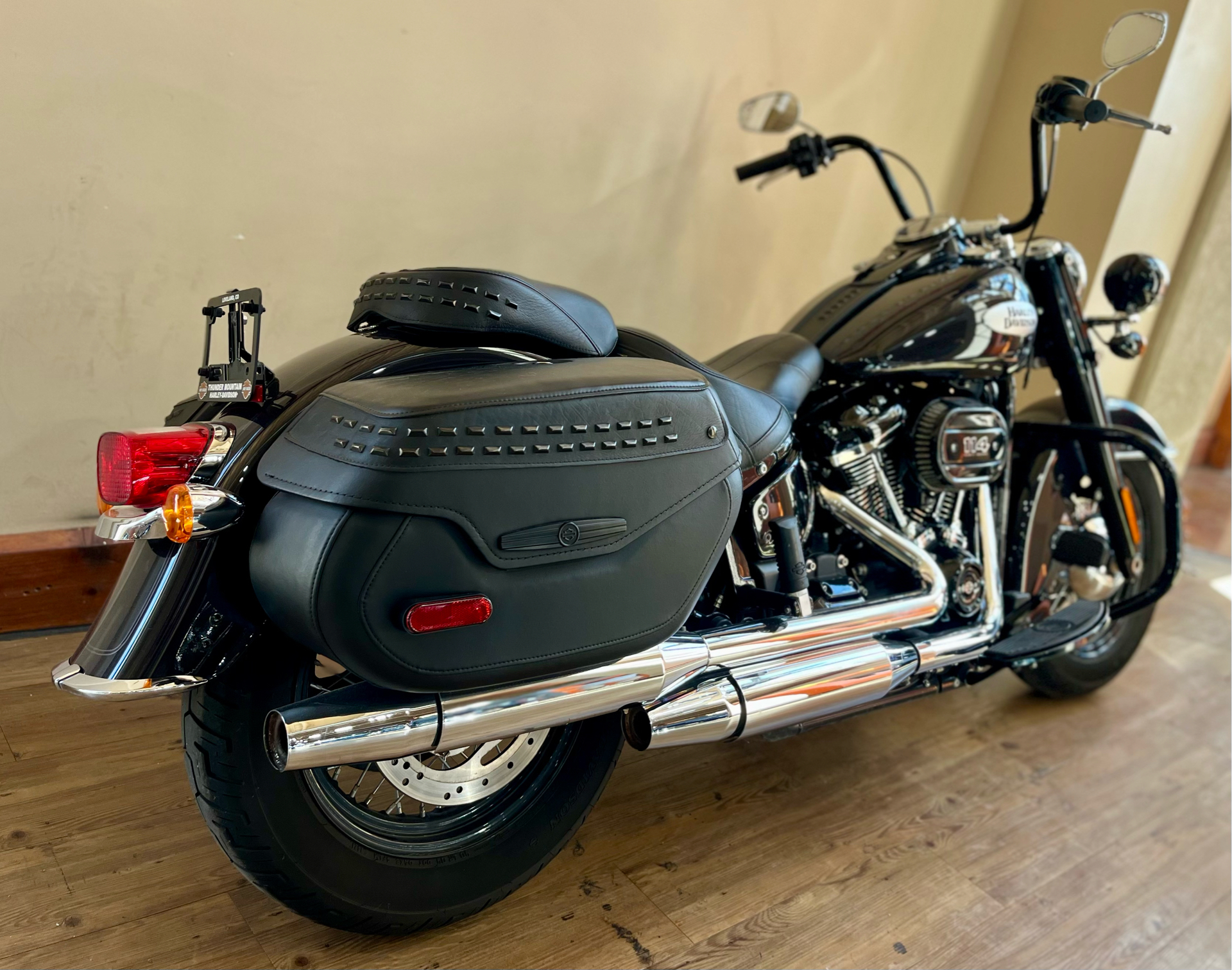 2021 Harley-Davidson Heritage Classic 114 in Loveland, Colorado - Photo 3