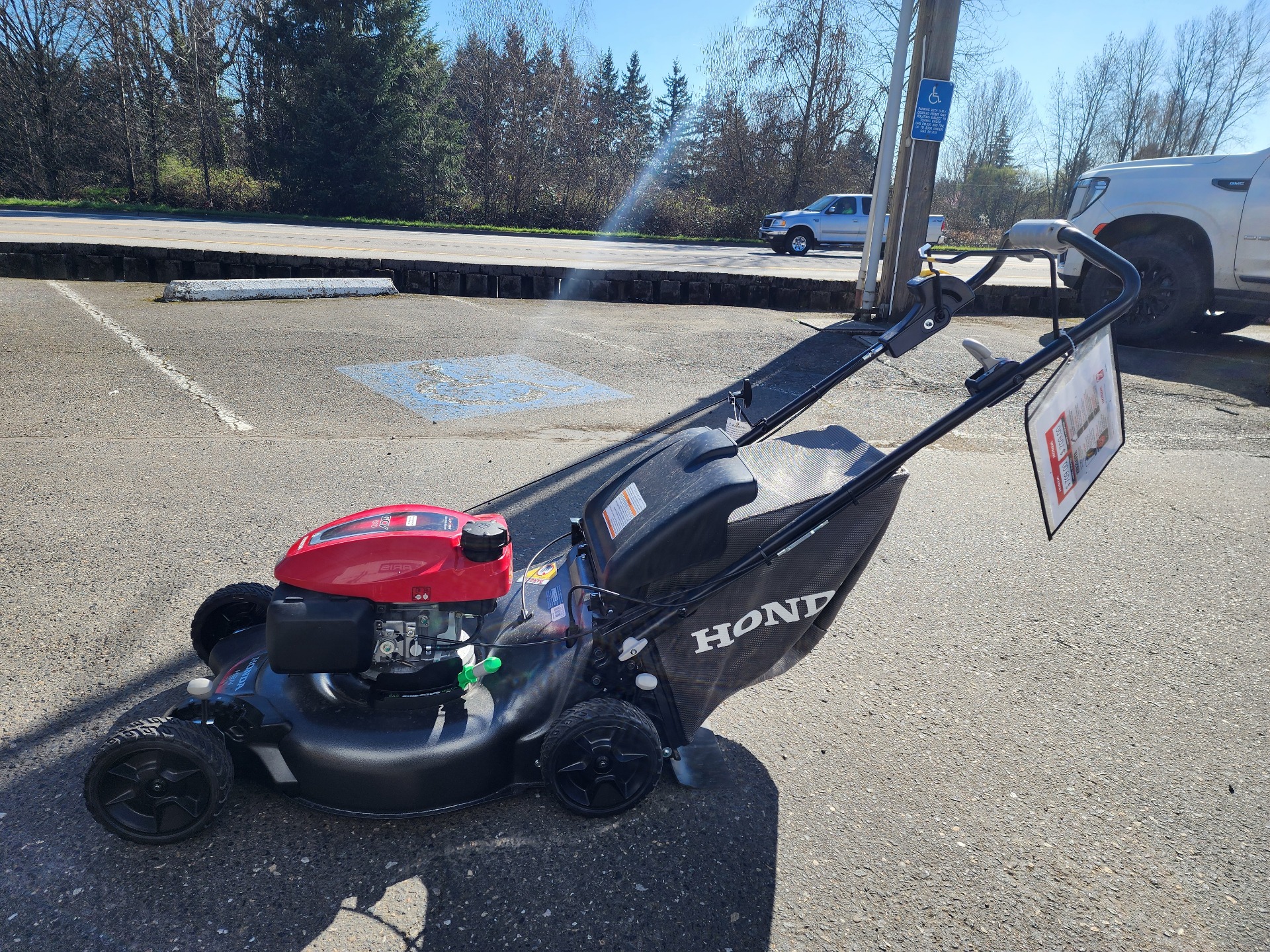 Honda Power Equipment HRN216VYA GCV170 Self Propelled in Saint Helens, Oregon - Photo 3
