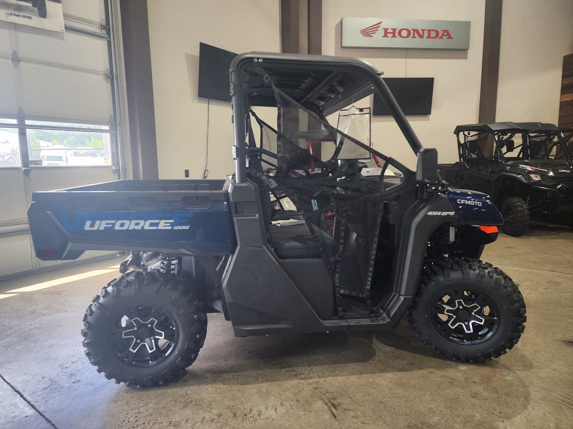 2024 CFMOTO UForce 1000 in Saint Helens, Oregon - Photo 3