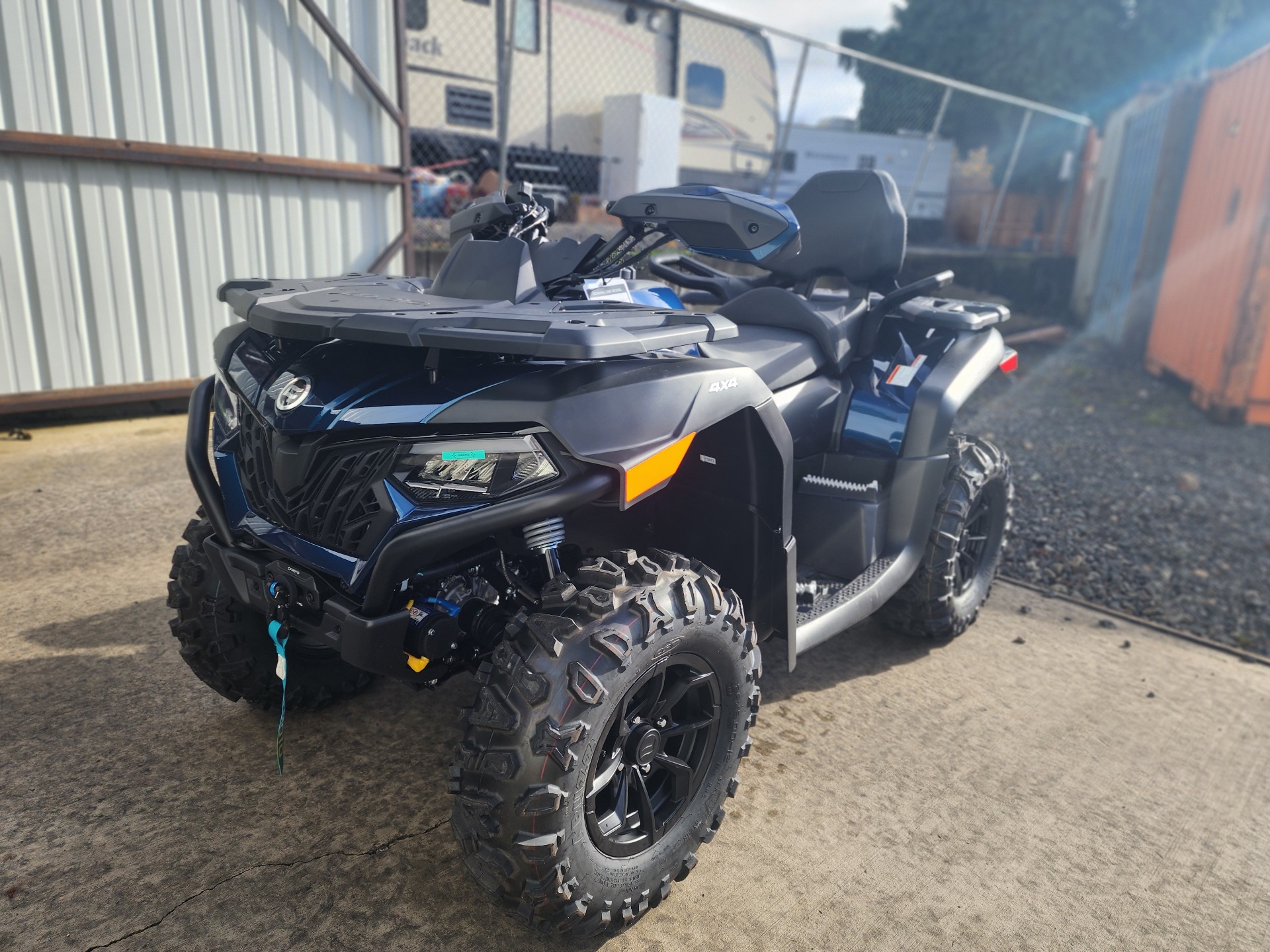 2025 CFMOTO CForce 600 Touring in Saint Helens, Oregon - Photo 2