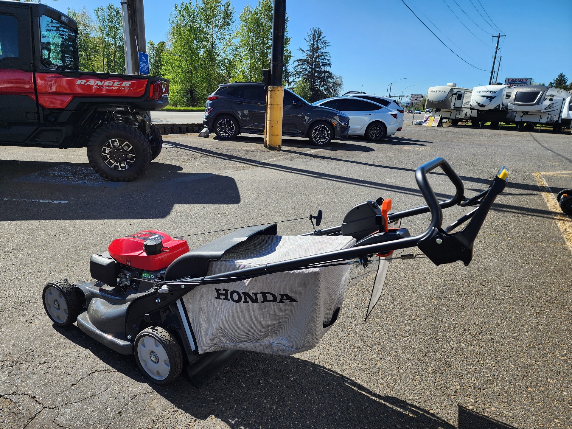 Honda Power Equipment HRX217HZA GCV200 Self Propelled in Saint Helens, Oregon - Photo 4