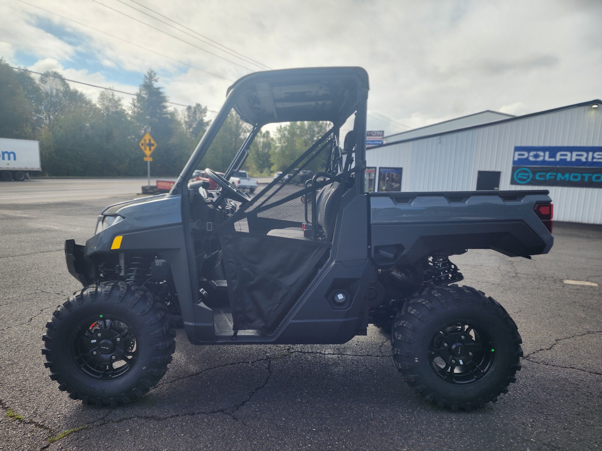 2025 Polaris Ranger XP 1000 Premium in Saint Helens, Oregon - Photo 1