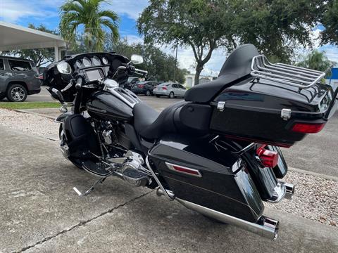 2017 Harley-Davidson Electra Glide® Ultra Classic® in Stuart, Florida - Photo 6