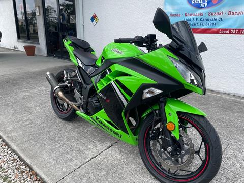 2014 Kawasaki Ninja® 300 SE in Stuart, Florida - Photo 2