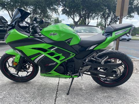 2014 Kawasaki Ninja® 300 SE in Stuart, Florida - Photo 5