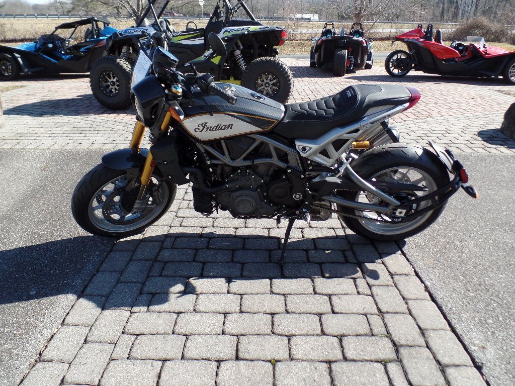 2023 Indian Motorcycle FTR R Carbon in Waynesville, North Carolina - Photo 1
