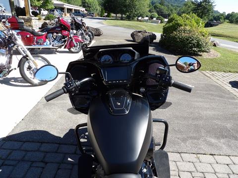 2024 Indian Motorcycle Challenger® Dark Horse® in Waynesville, North Carolina - Photo 5