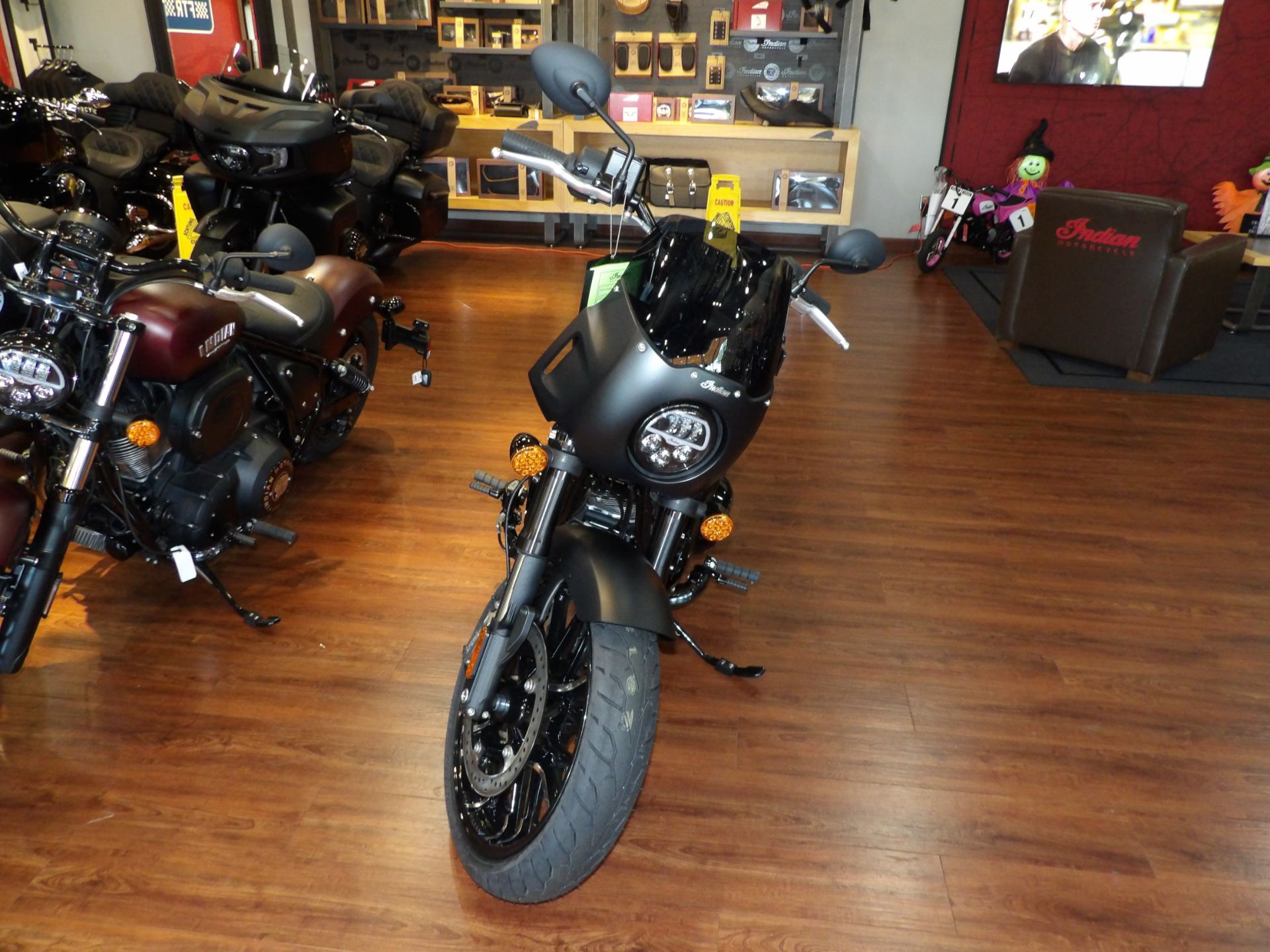 2024 Indian Motorcycle Sport Chief in Waynesville, North Carolina - Photo 2