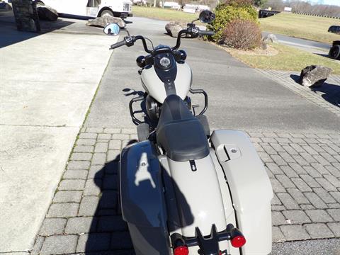 2022 Indian Motorcycle Springfield® Dark Horse® in Waynesville, North Carolina - Photo 2