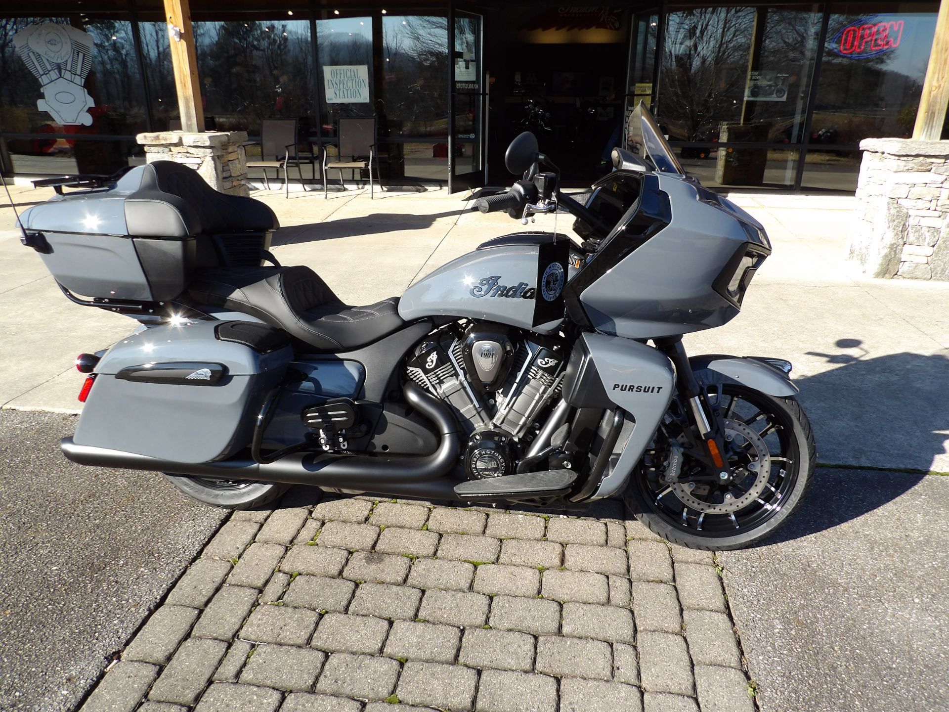 2024 Indian Motorcycle Pursuit® Dark Horse® with PowerBand Audio Package in Waynesville, North Carolina - Photo 3