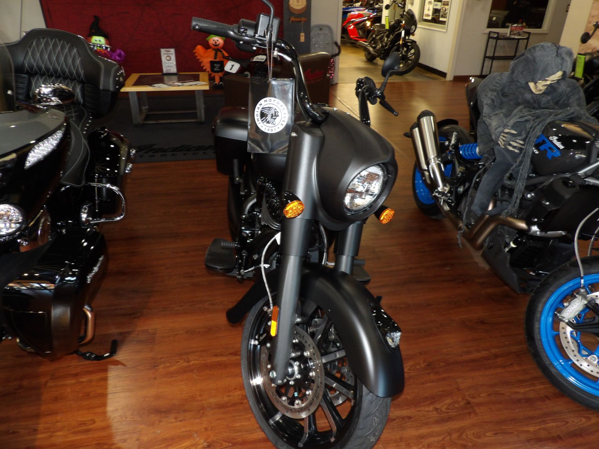 2024 Indian Motorcycle Springfield® Dark Horse® in Waynesville, North Carolina - Photo 2