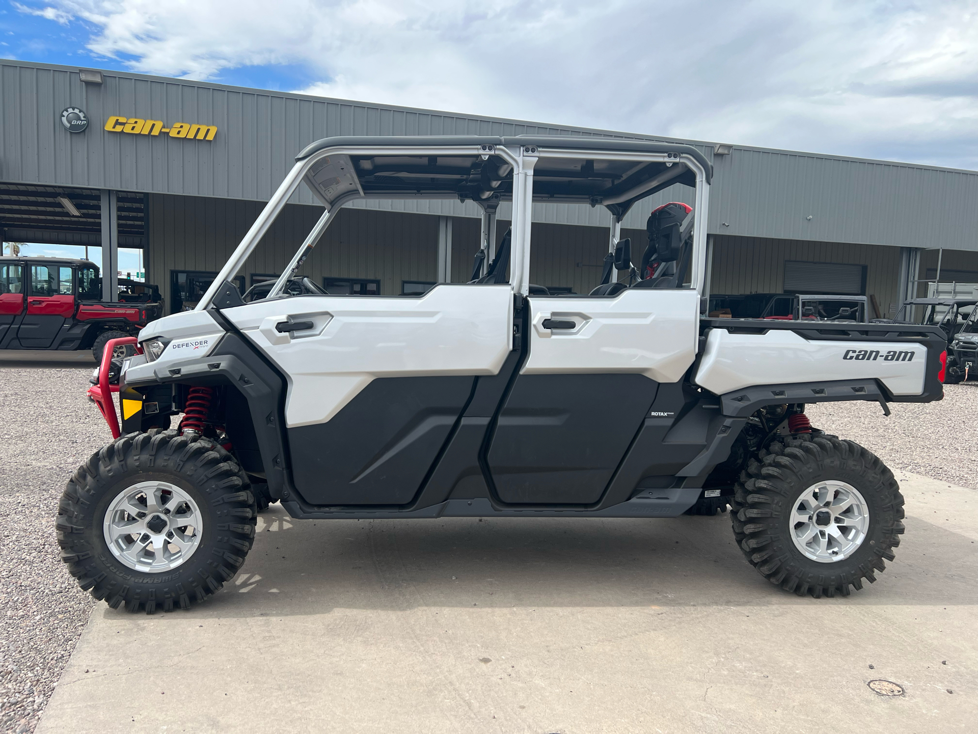 2024 Can-Am Defender MAX X MR With Half-Doors in Safford, Arizona - Photo 1