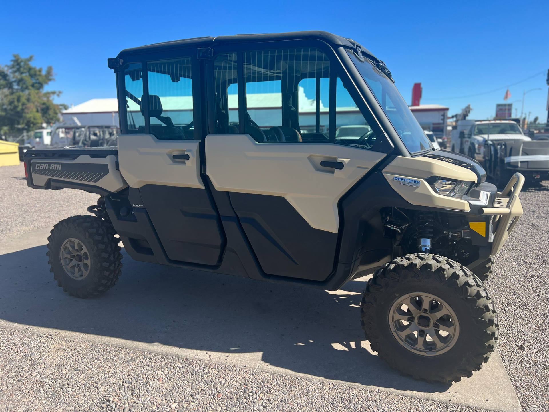 2024 Can-Am Defender MAX Limited HD10 in Safford, Arizona - Photo 3