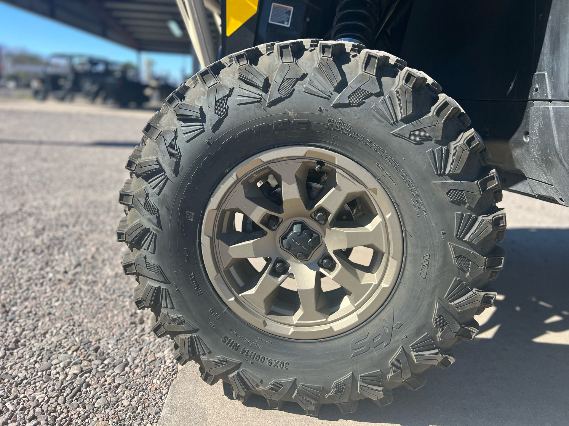 2024 Can-Am Defender MAX Limited HD10 in Safford, Arizona - Photo 4