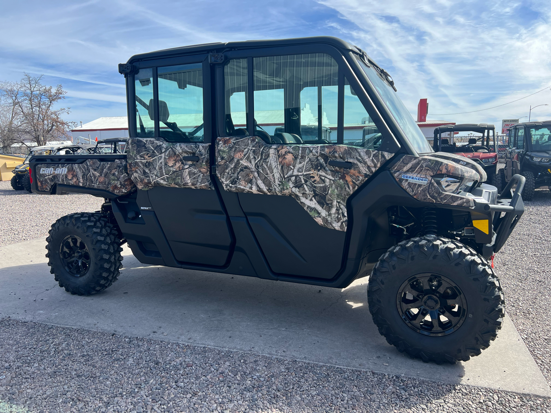 2024 Can-Am Defender MAX Limited in Safford, Arizona - Photo 3