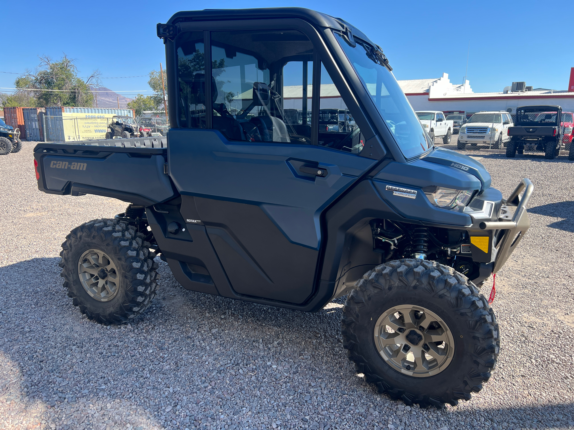 2025 Can-Am Defender Limited in Safford, Arizona - Photo 3