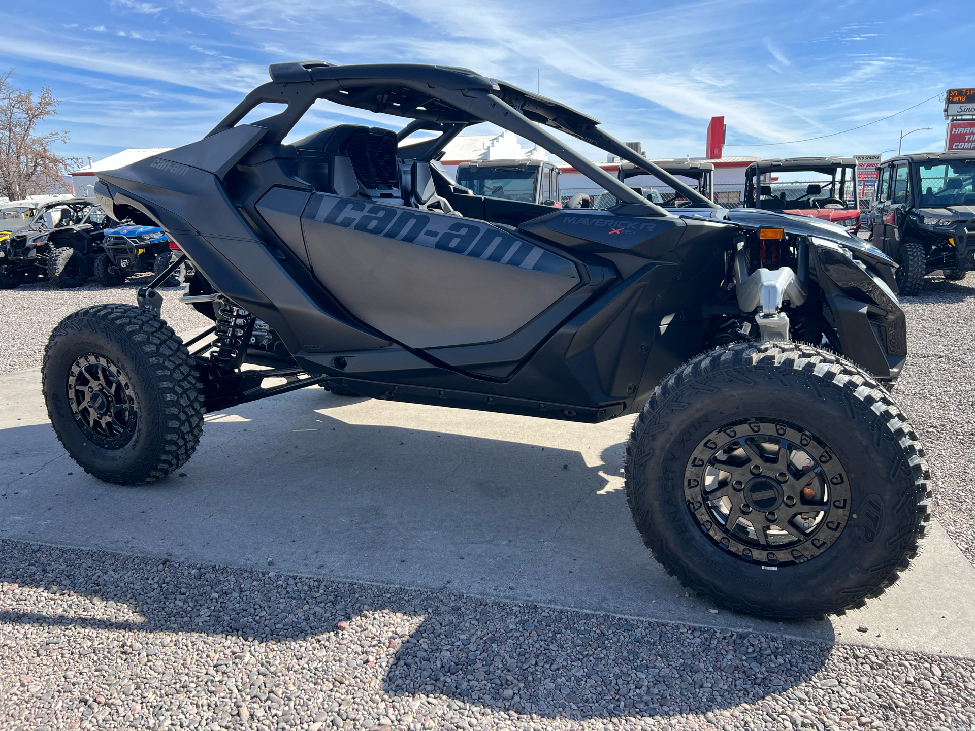 2024 Can-Am Maverick R X RS with Smart-Shox 999T DCT in Safford, Arizona - Photo 3
