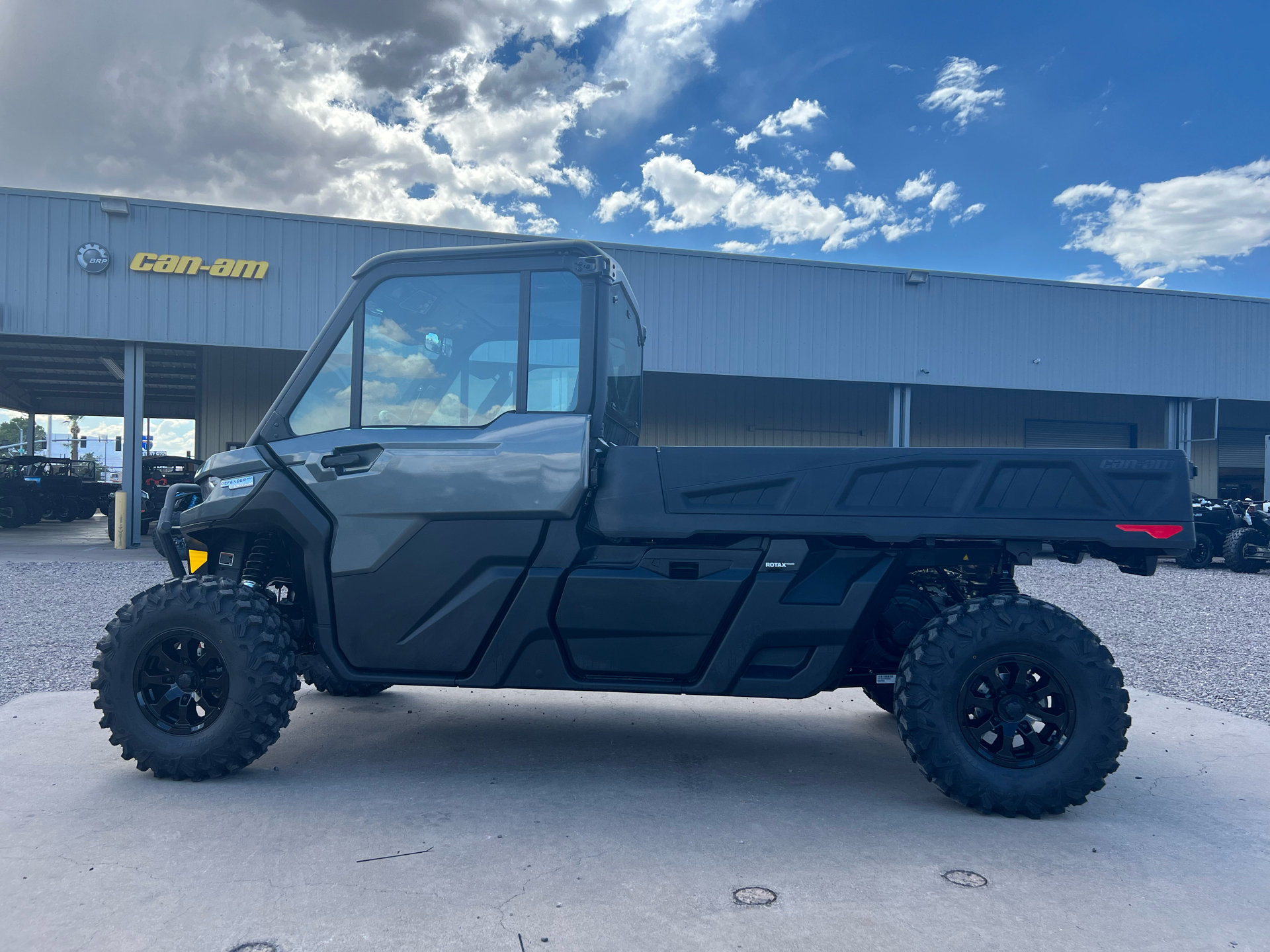2023 Can-Am Defender Pro Limited CAB HD10 in Safford, Arizona - Photo 1