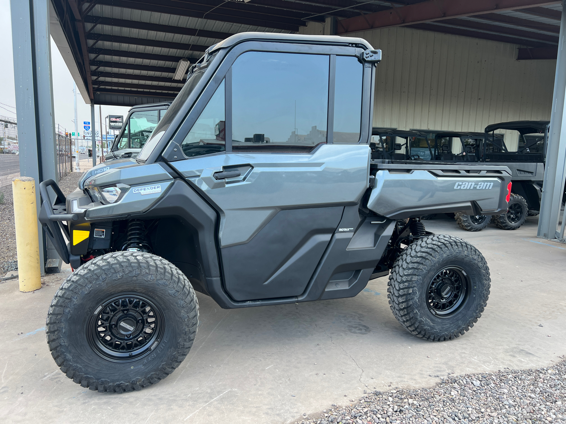 2024 Can-Am Defender Limited in Safford, Arizona - Photo 1