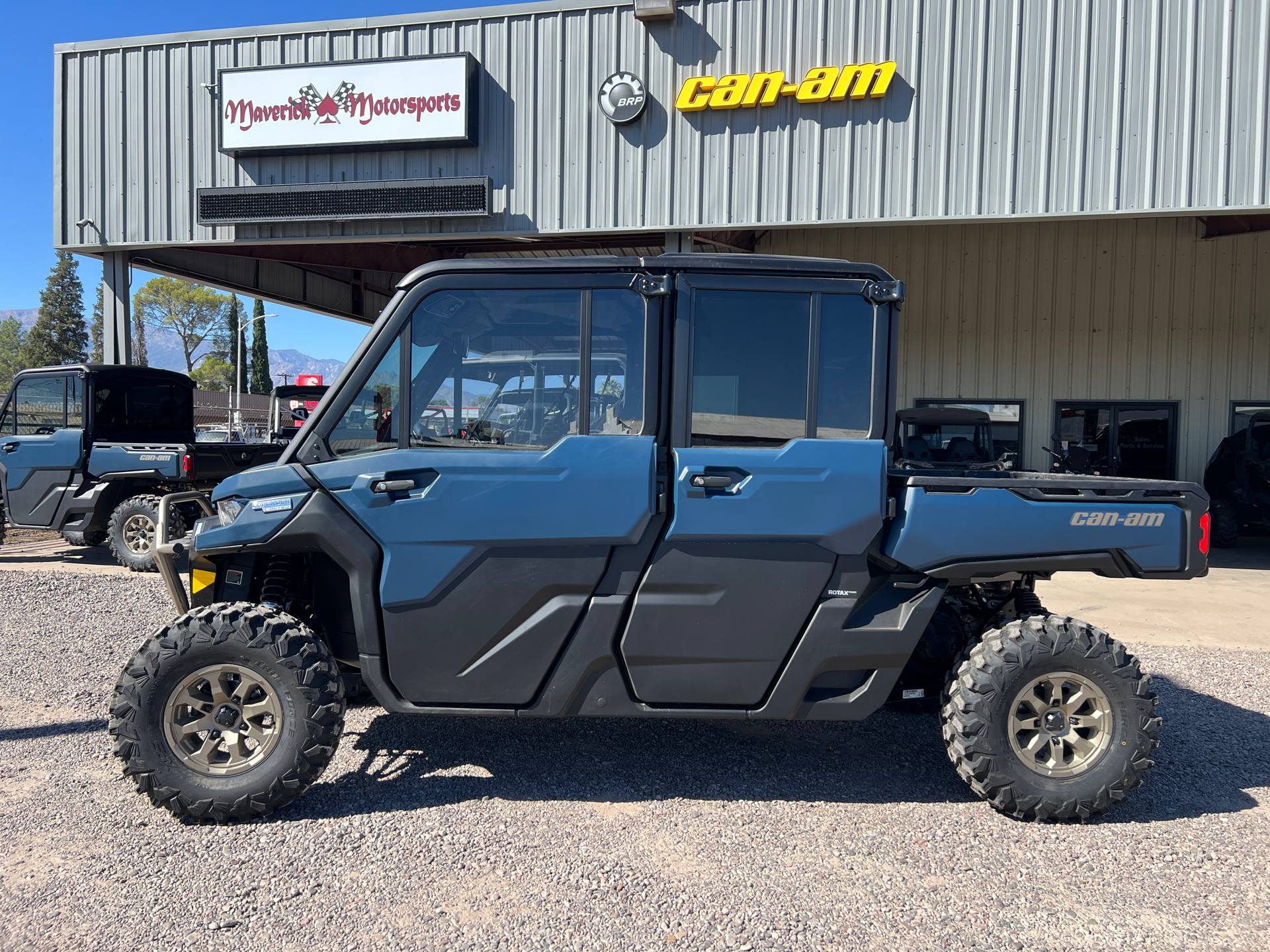 2025 Can-Am Defender MAX Limited in Safford, Arizona - Photo 1