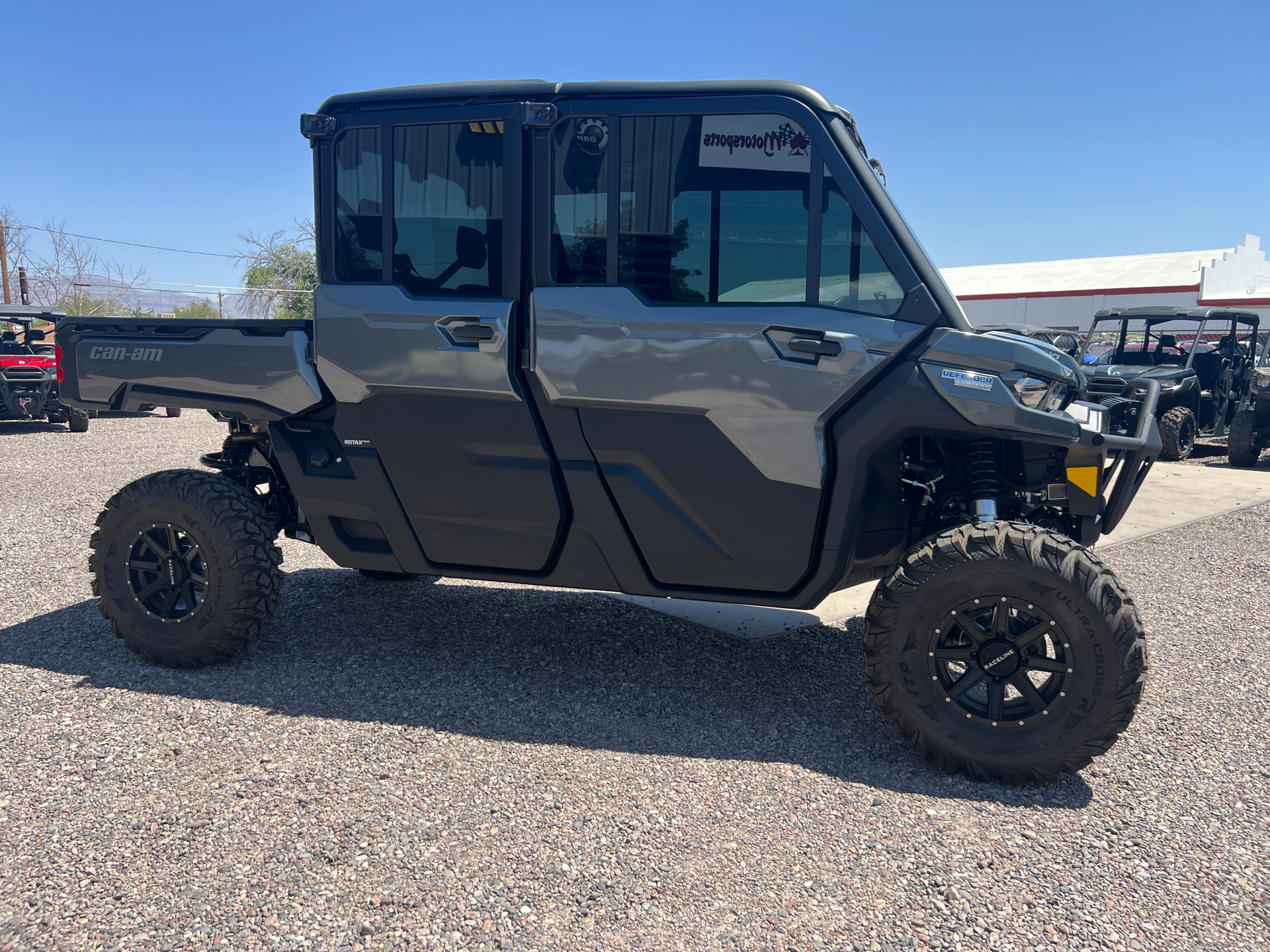 2024 Can-Am Defender MAX Limited in Safford, Arizona - Photo 3