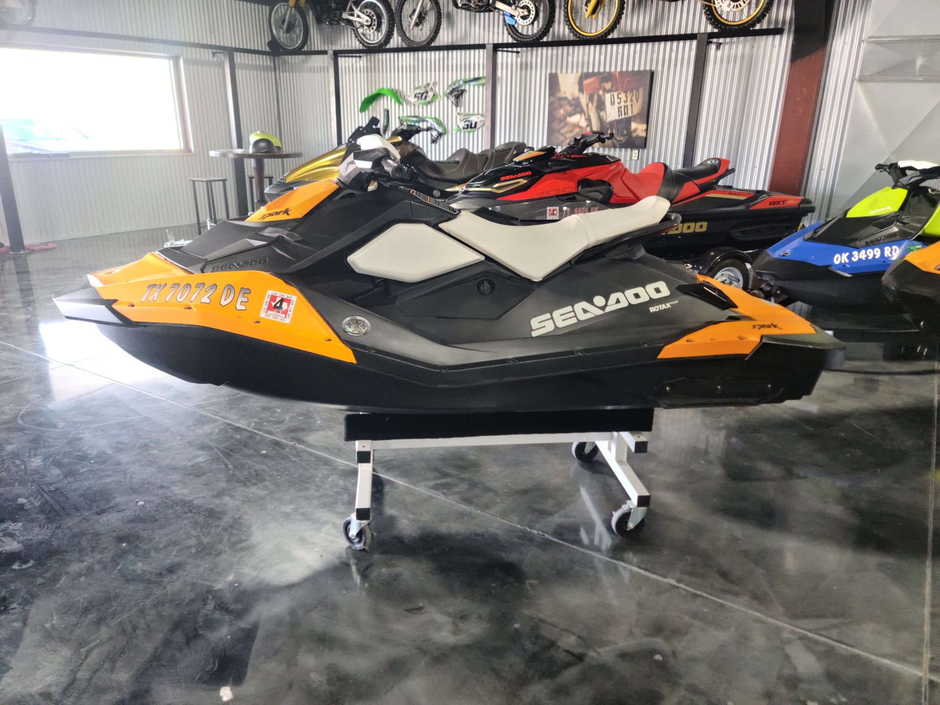 2015 Sea-Doo Spark 2up Rotax® 900 ACE™ Convenience Package in Durant, Oklahoma - Photo 4