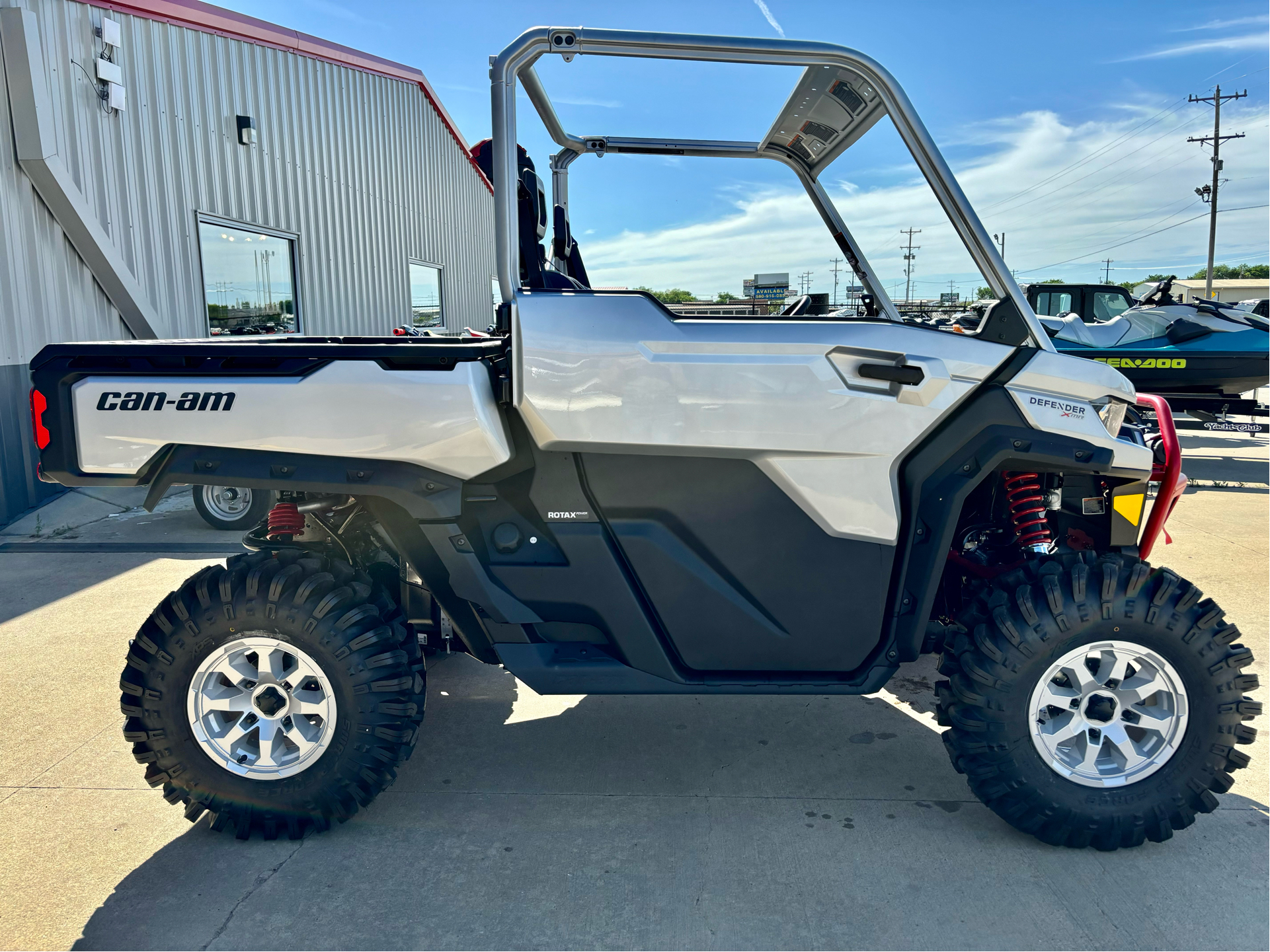 2024 Can-Am Defender X MR With Half Doors HD10 in Durant, Oklahoma - Photo 2