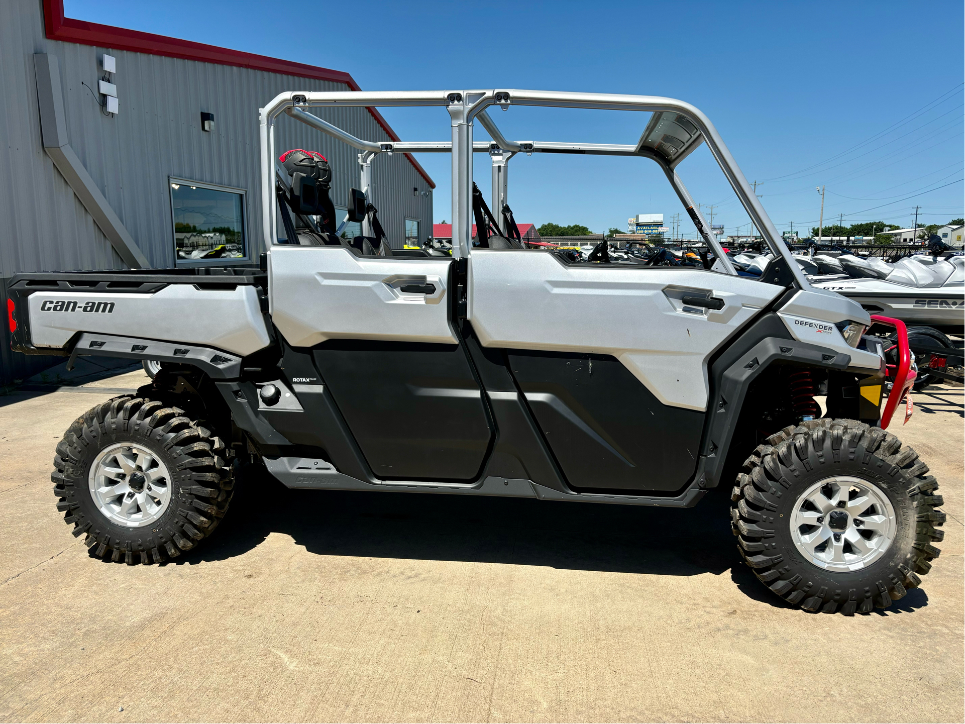 2024 Can-Am Defender MAX X MR With Half Doors in Durant, Oklahoma - Photo 3