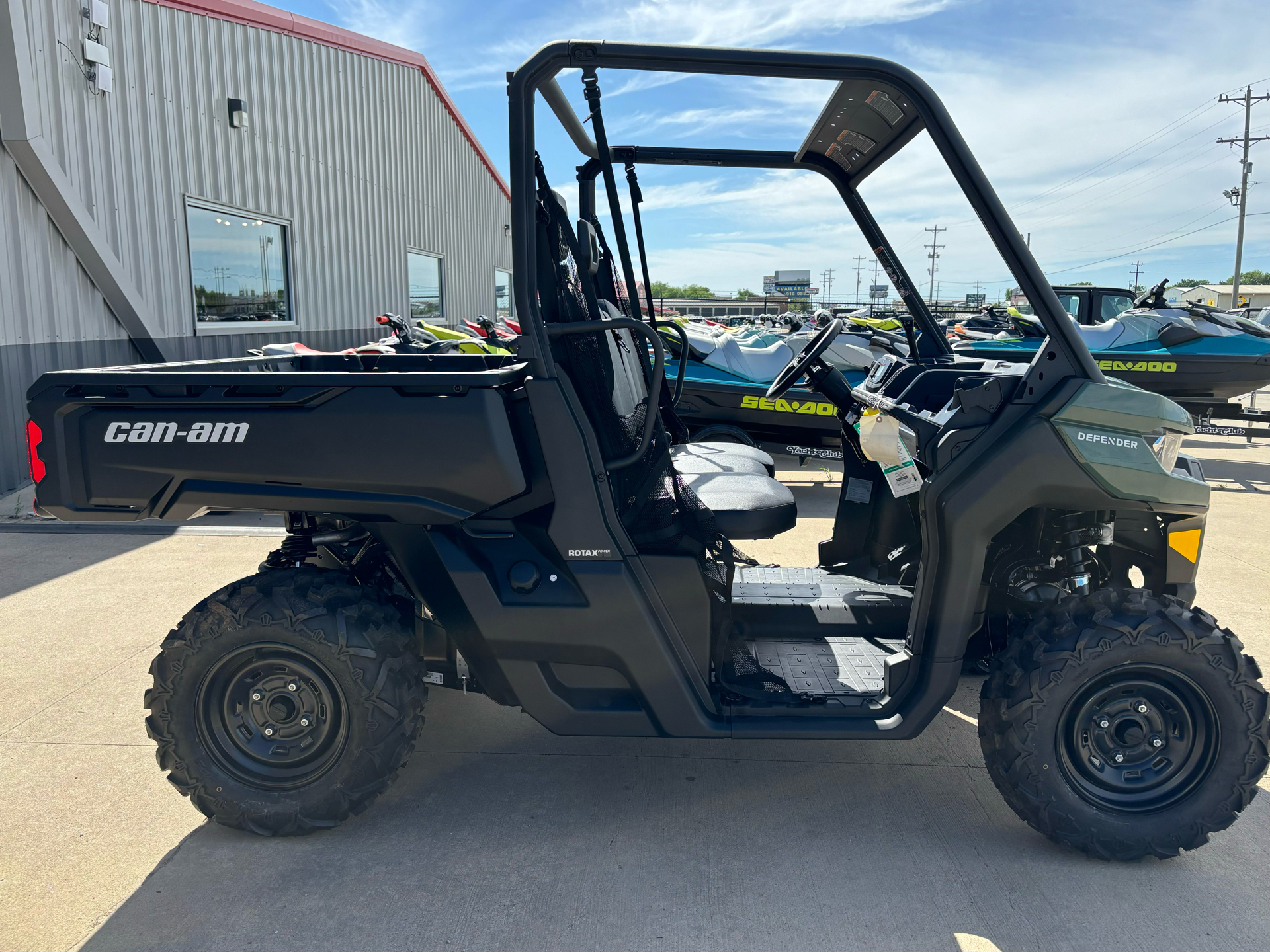 2024 Can-Am Defender HD9 in Durant, Oklahoma - Photo 2