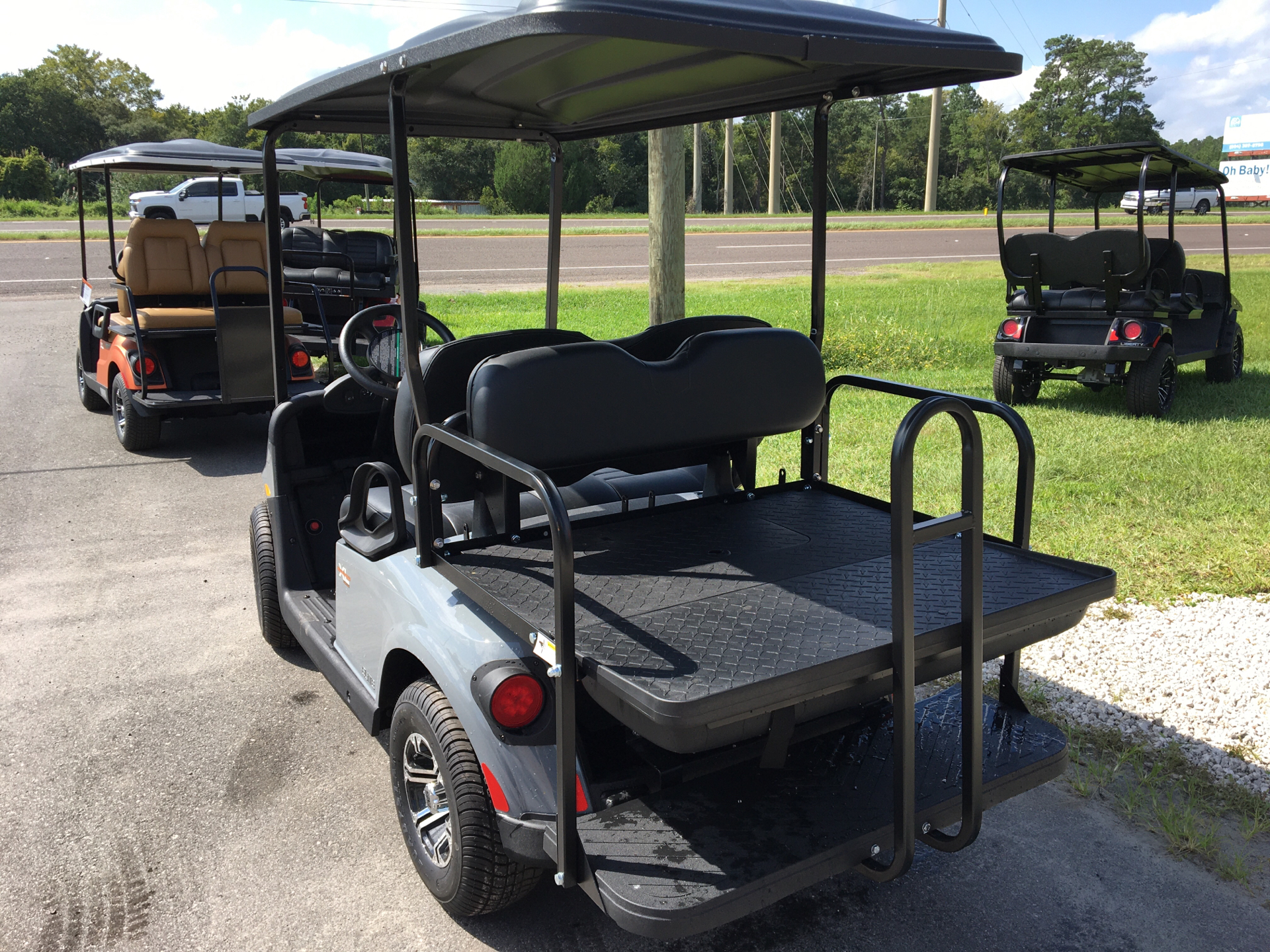 2023 E-Z-GO Freedom RXV ELiTE 2.2 Single Pack with Light World Charger in Fernandina Beach, Florida - Photo 4