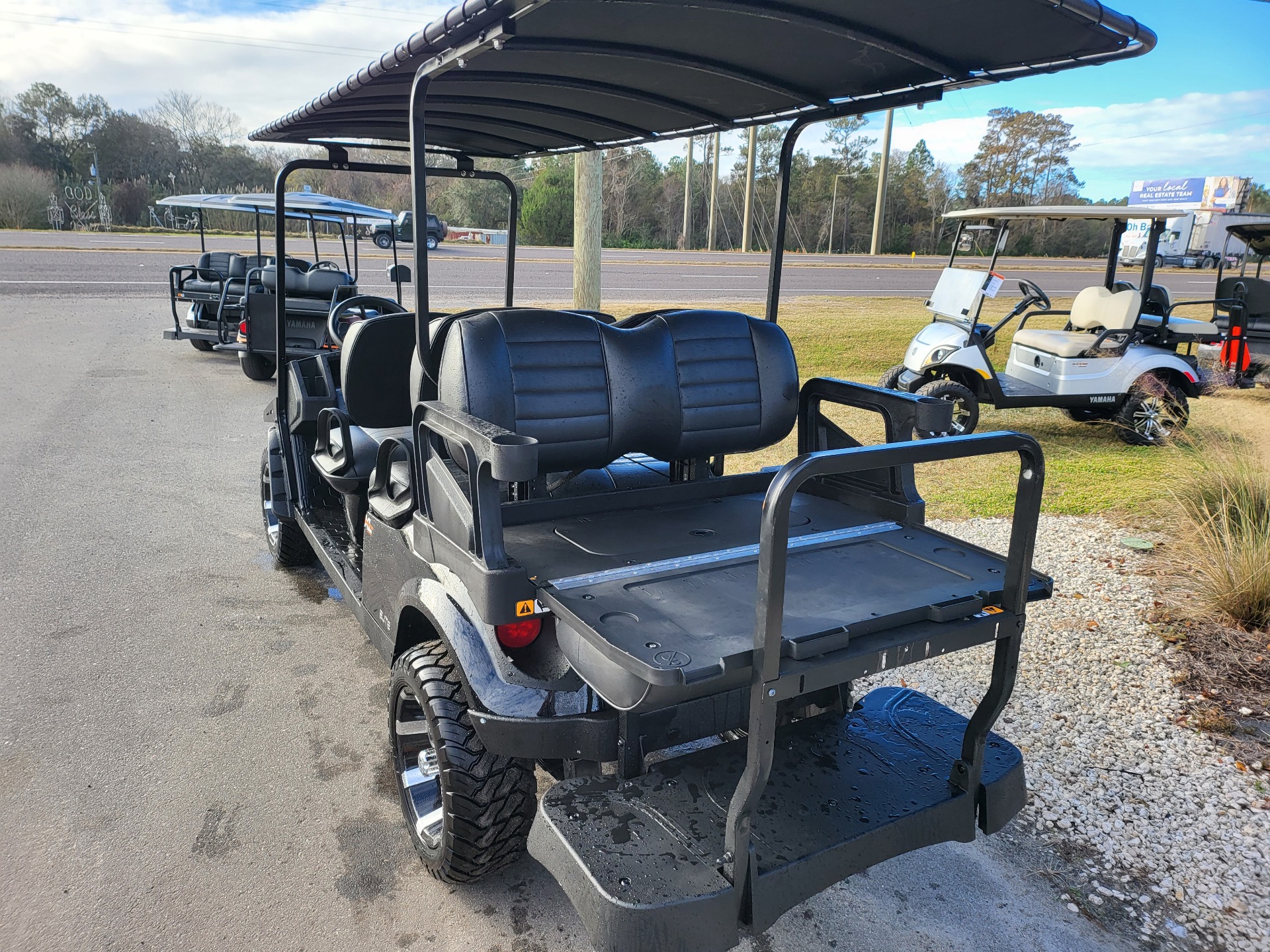 2023 E-Z-GO Express L6 ELiTE 4.2 Twin Pack with World Charger in Fernandina Beach, Florida - Photo 4