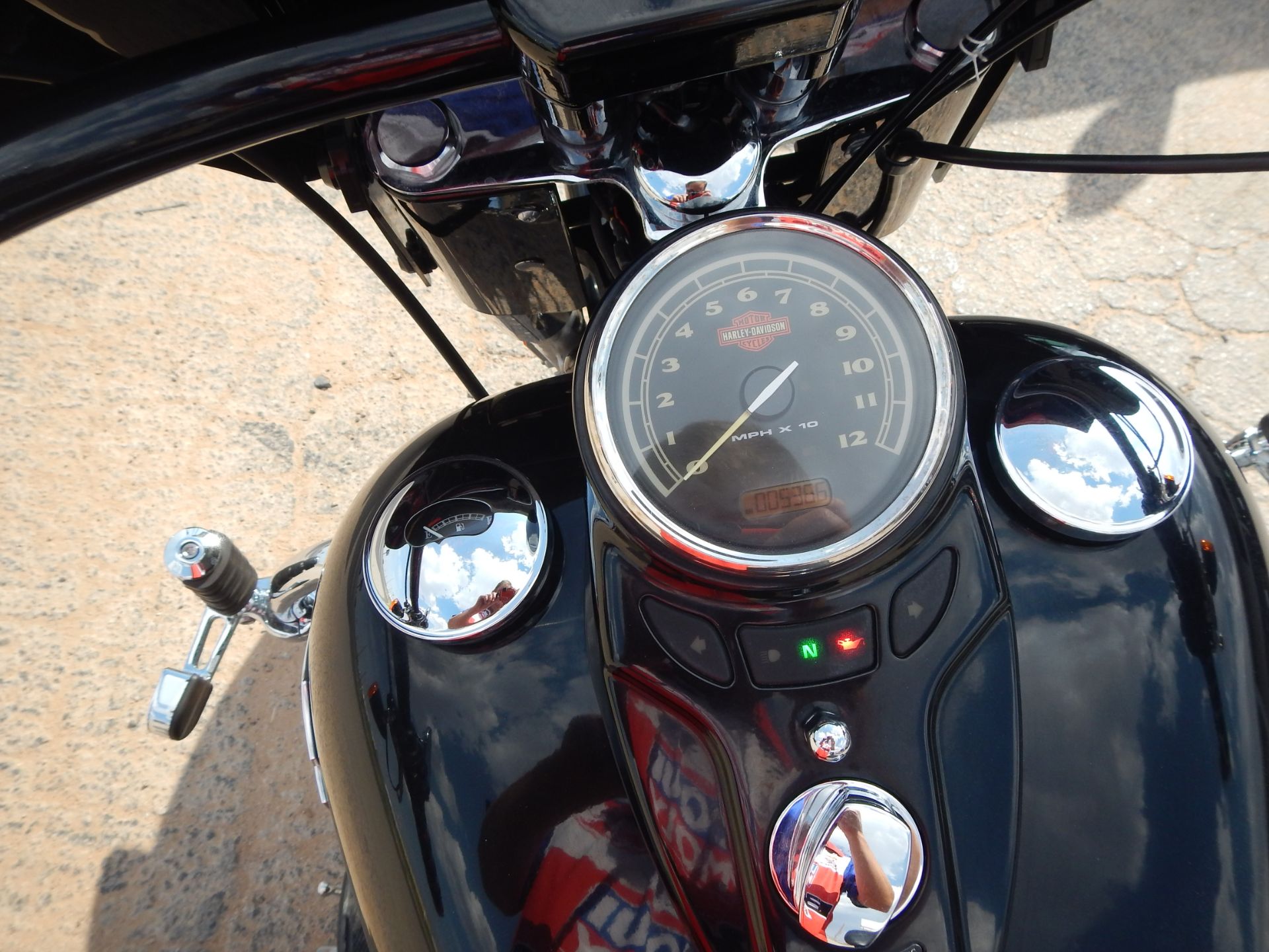 2015 Harley-Davidson Softail Slim® in Odessa, Texas - Photo 4