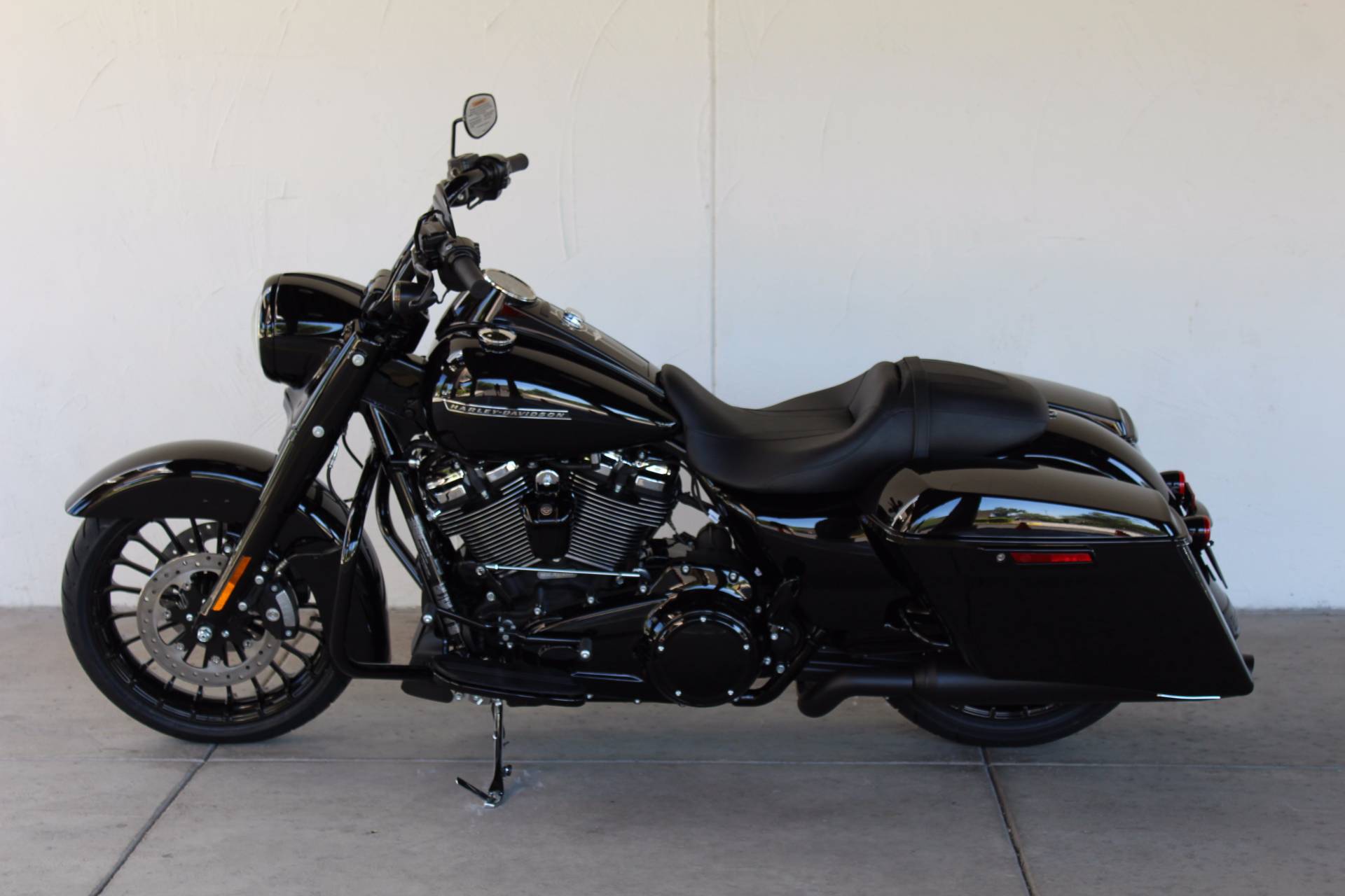  2019 Harley Davidson Road King Special Motorcycles Apache 