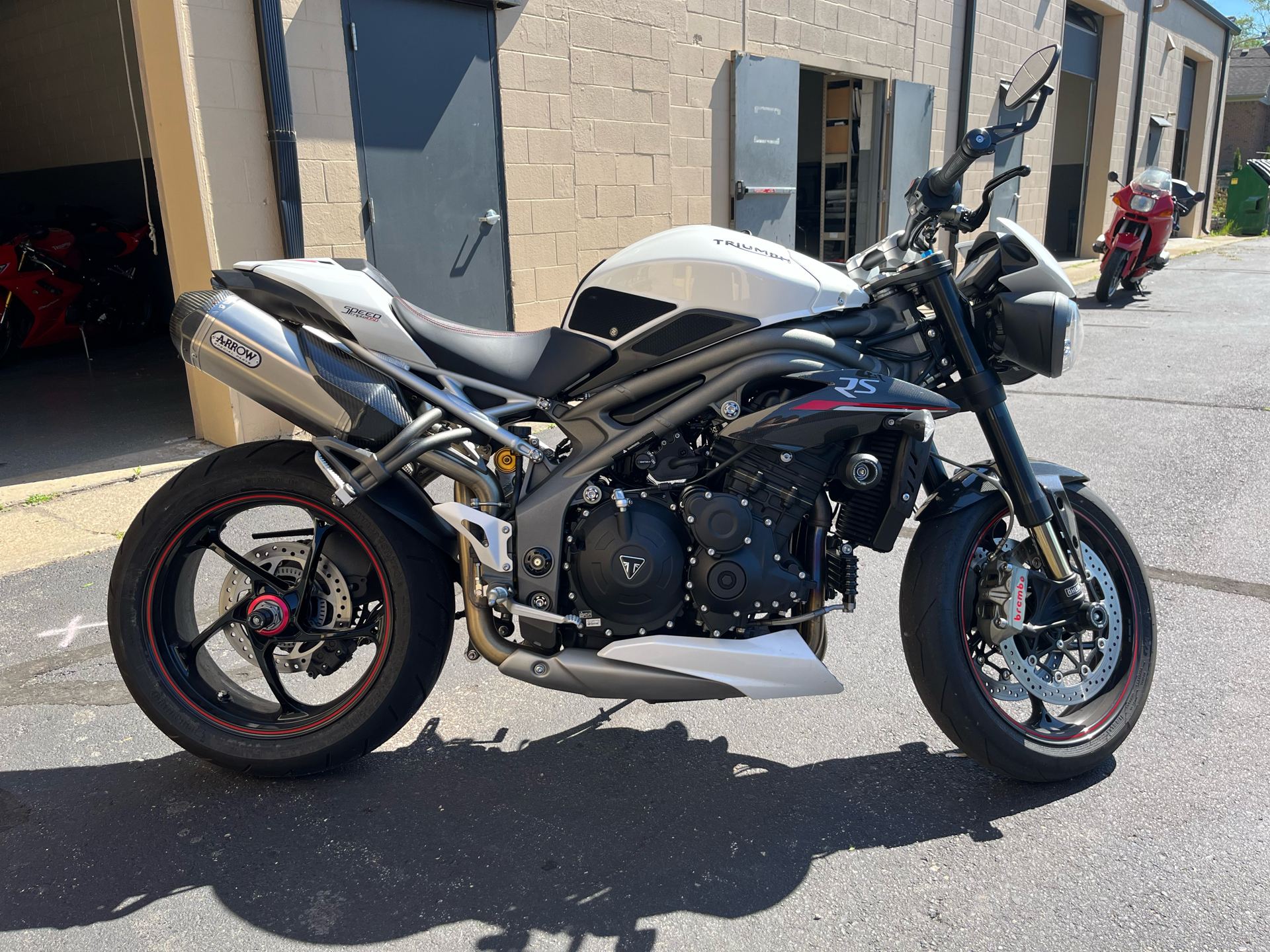 2019 Triumph Speed Triple RS in Shelby Township, Michigan - Photo 2