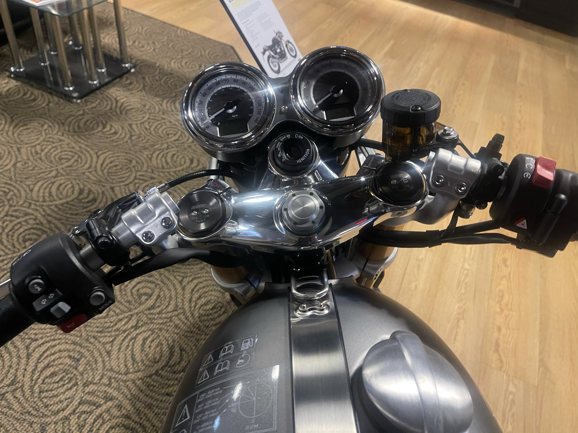 2020 Triumph Thruxton RS in Shelby Township, Michigan - Photo 8
