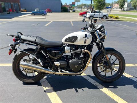 2018 Triumph Street Twin in Shelby Township, Michigan - Photo 2