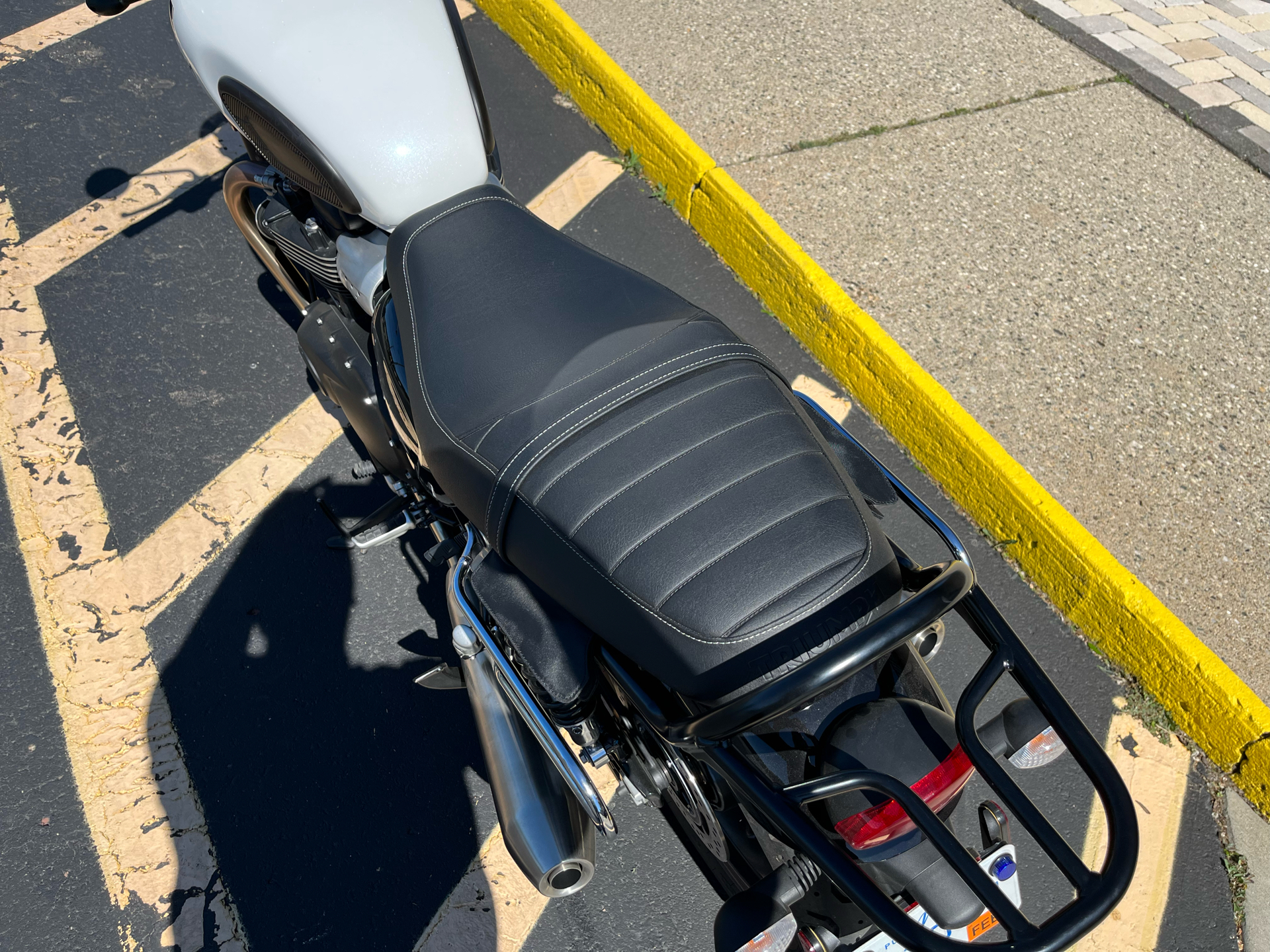 2018 Triumph Street Twin in Shelby Township, Michigan - Photo 9
