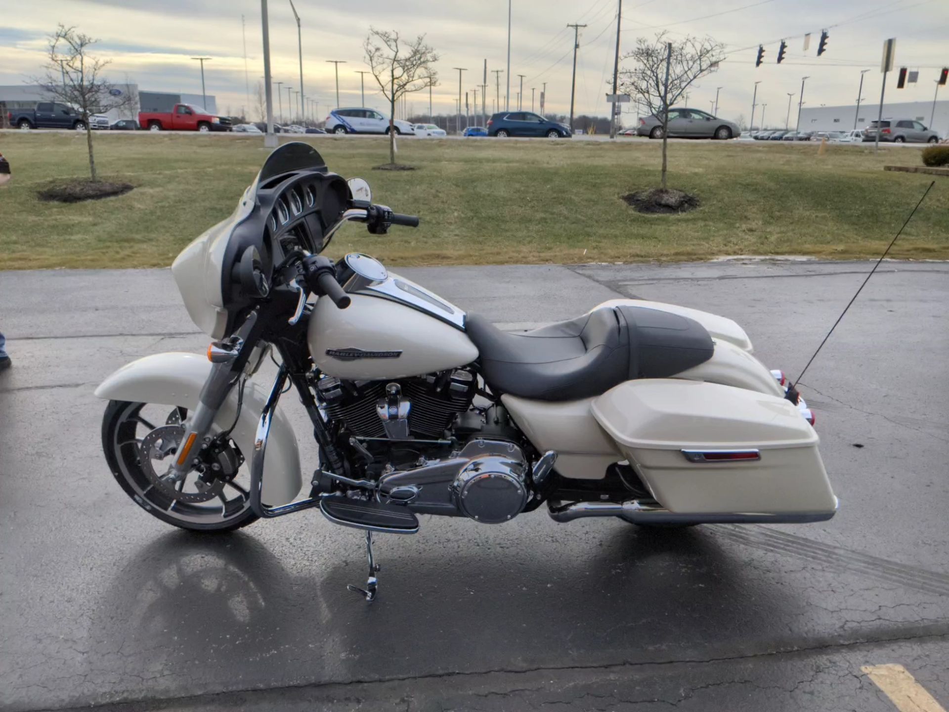 2022 Harley-Davidson Street Glide® in Muncie, Indiana - Photo 3