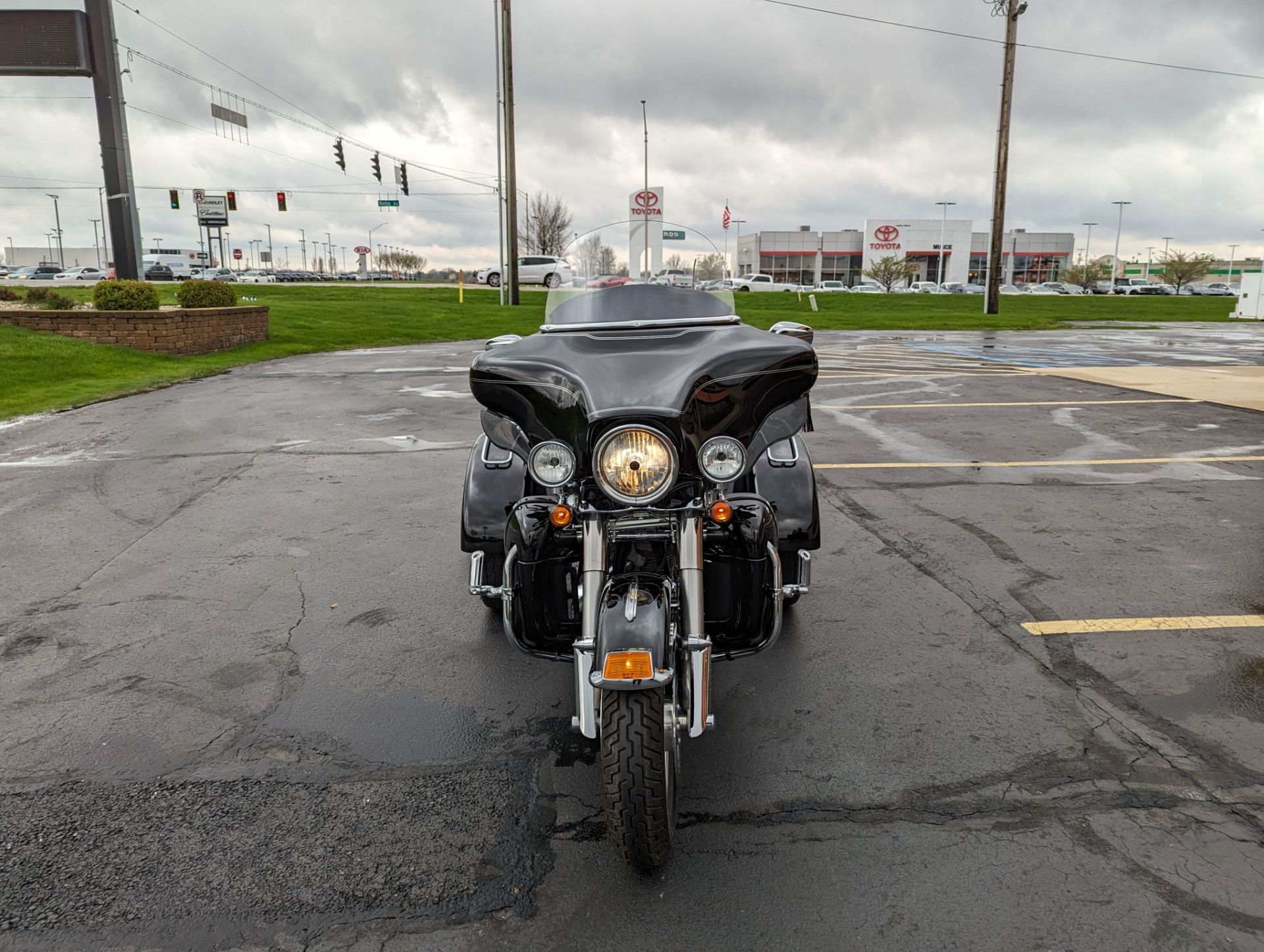 2013 Harley-Davidson Tri Glide® Ultra Classic® in Muncie, Indiana - Photo 2