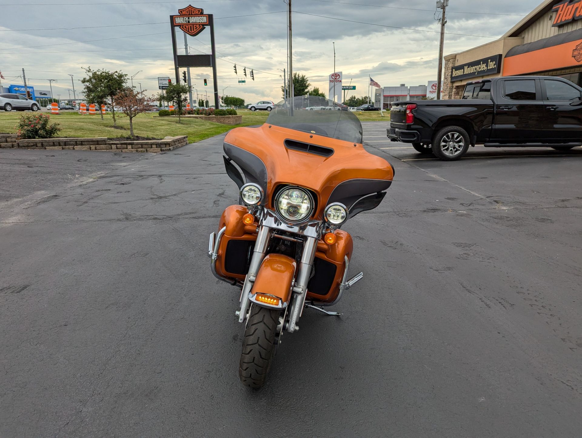 2016 Harley-Davidson Electra Glide® Ultra Classic® in Muncie, Indiana - Photo 2