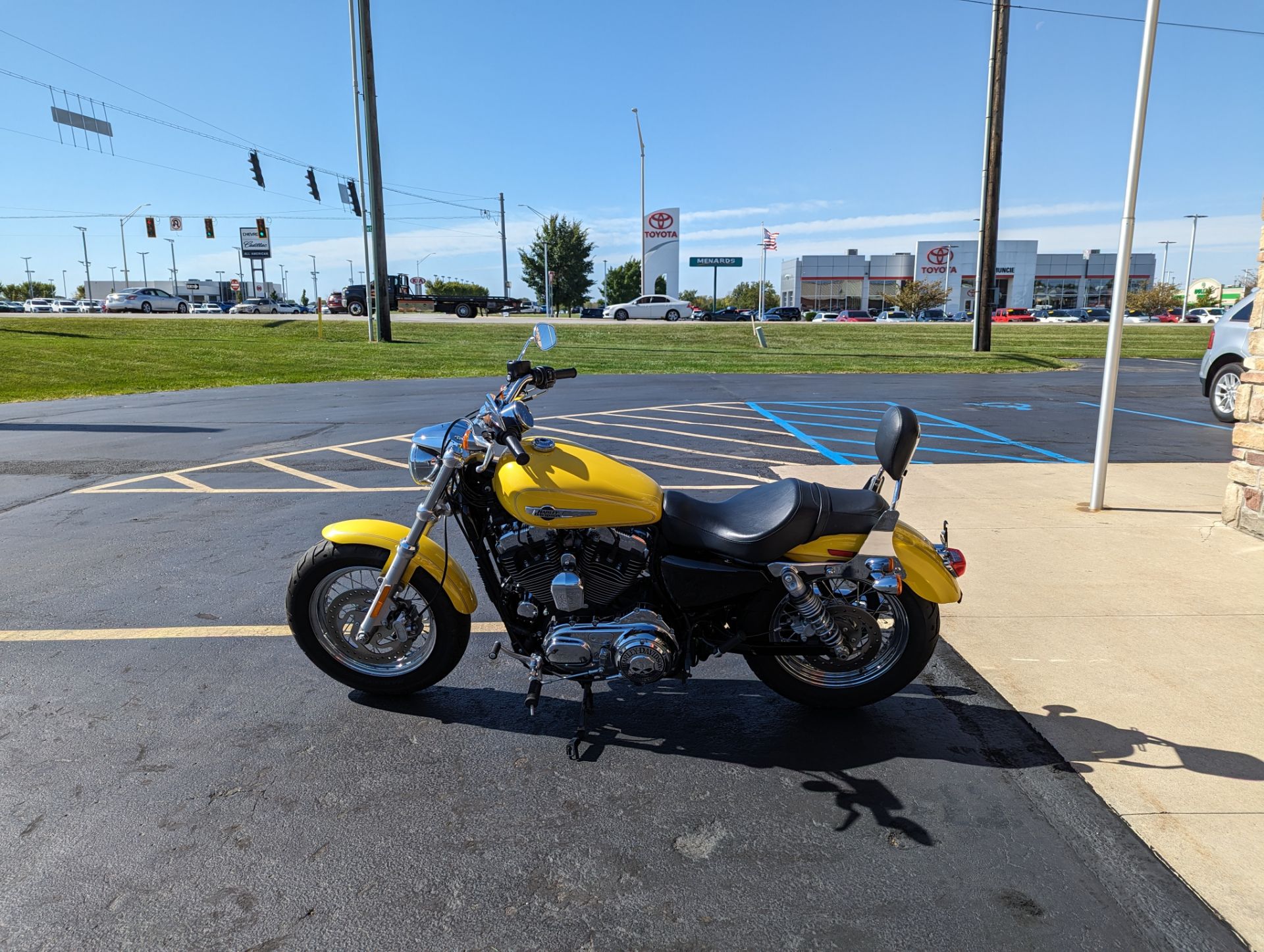 2017 Harley-Davidson 1200 Custom in Muncie, Indiana - Photo 3