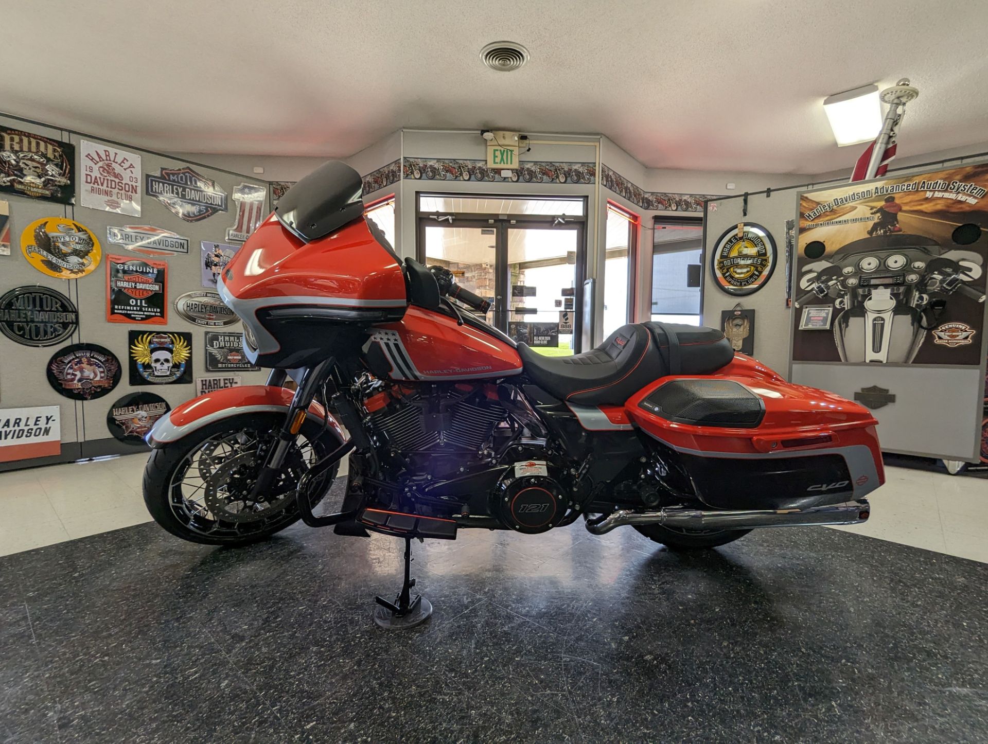 2024 Harley-Davidson CVO™ Street Glide® in Muncie, Indiana - Photo 2