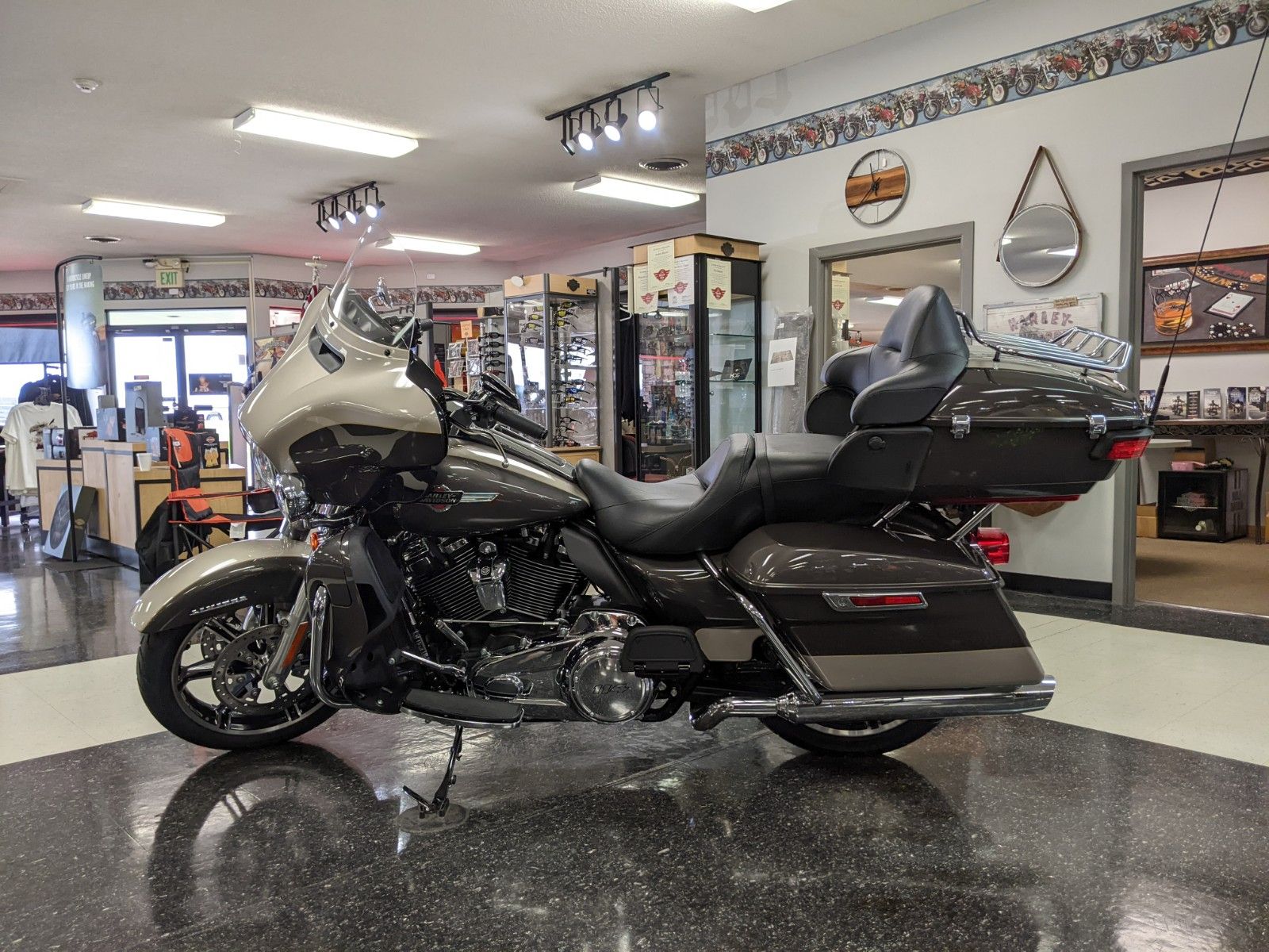 2023 Harley-Davidson Ultra Limited in Muncie, Indiana - Photo 3