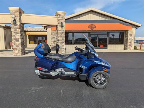 2011 Can-Am Spyder® RT Audio & Convenience SE5 in Muncie, Indiana - Photo 1