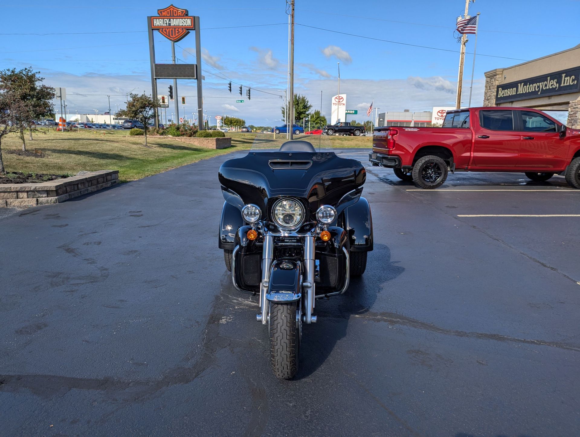 2024 Harley-Davidson Tri Glide® Ultra in Muncie, Indiana - Photo 2