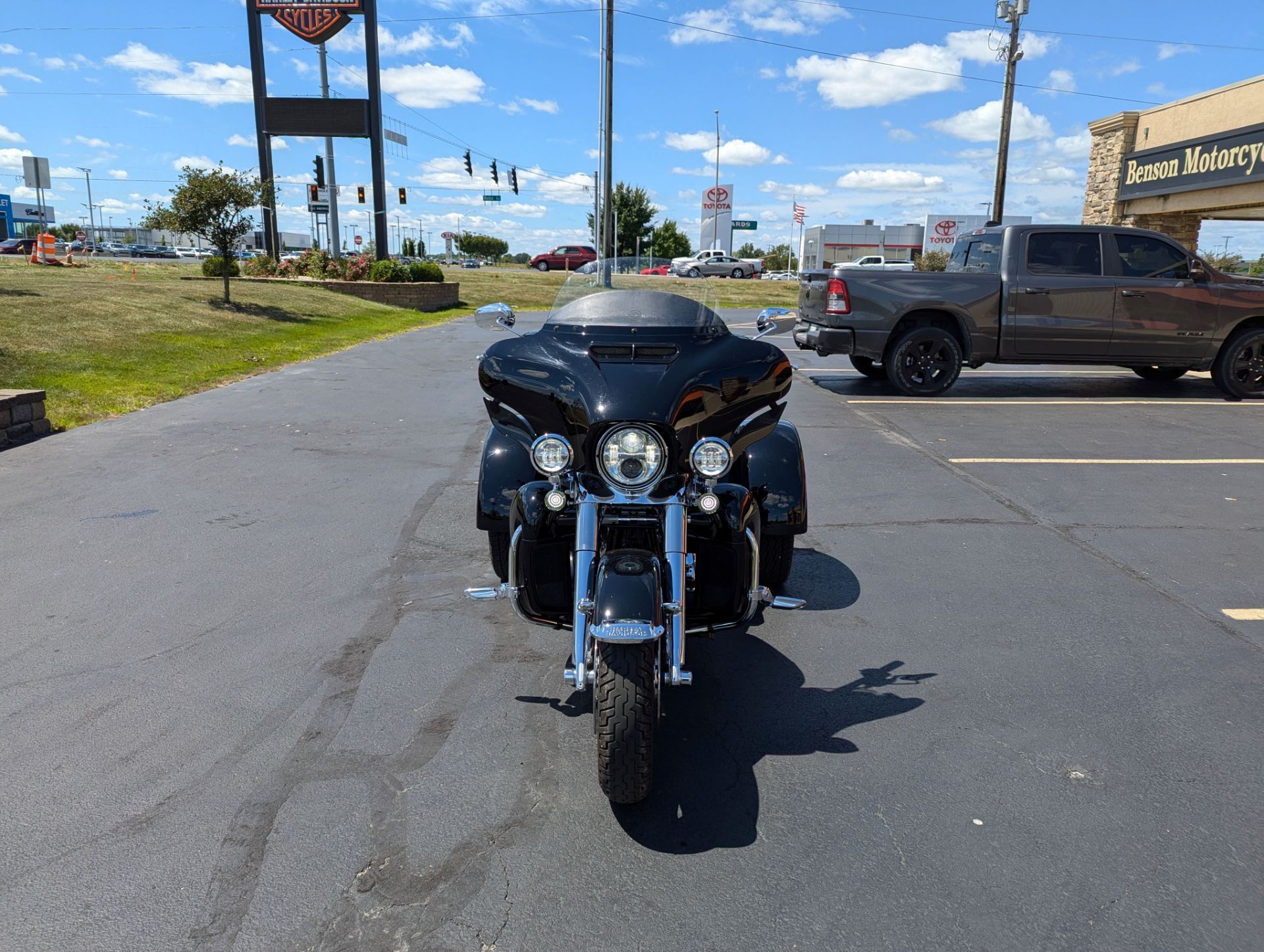 2020 Harley-Davidson Tri Glide® Ultra in Muncie, Indiana - Photo 2